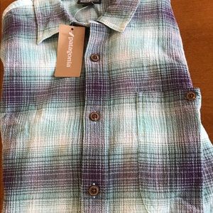 Patagonia men’s short sleeve button down